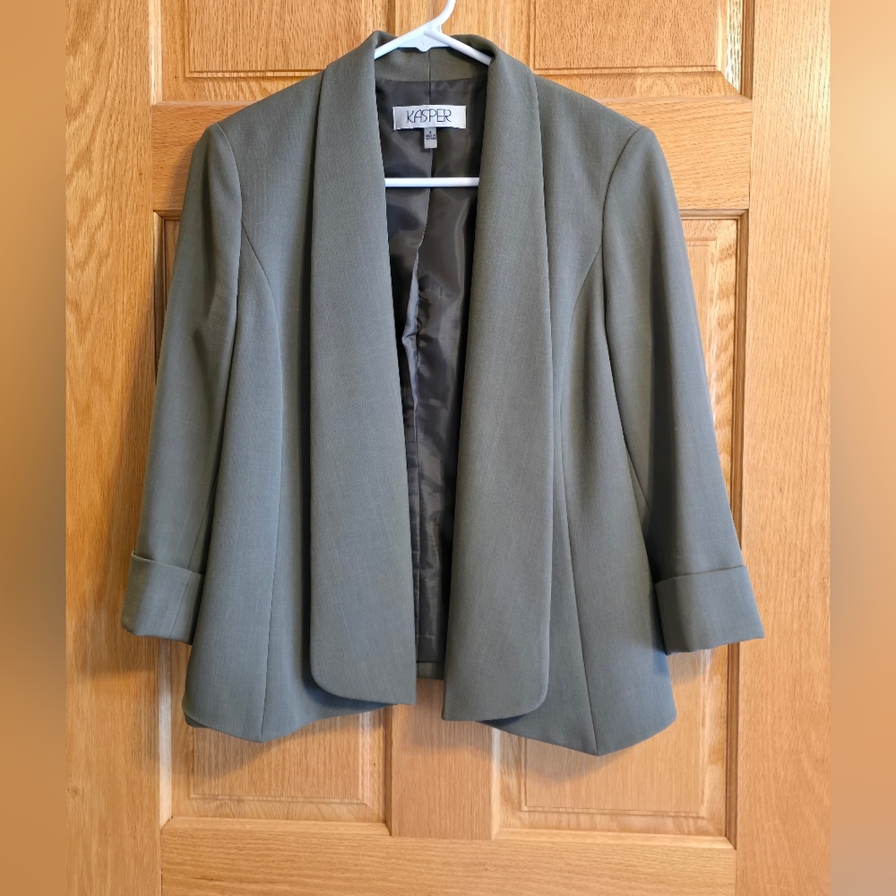 Kasper Open Front 3/4 sleeve soft blazer, size 4